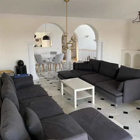 Villa With A Big Garden And Heated Pool