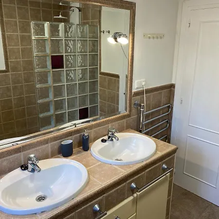 With A Big Garden And Heated Pool *