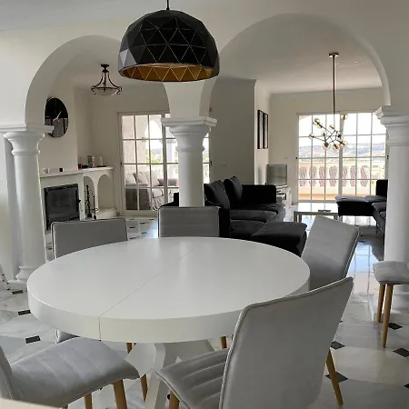 With A Big Garden And Heated Pool Villa Malaga