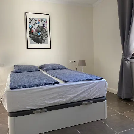 With A Big Garden And Heated Pool *